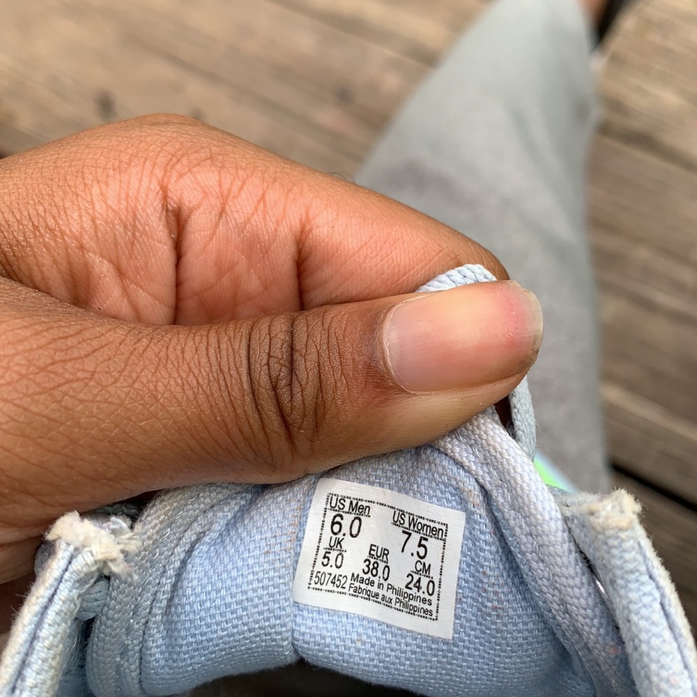 Custom Vans - Picture 5 of 6